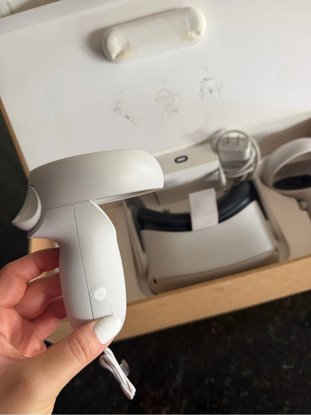 Oculus Quest 2 - Picture 3 of 8